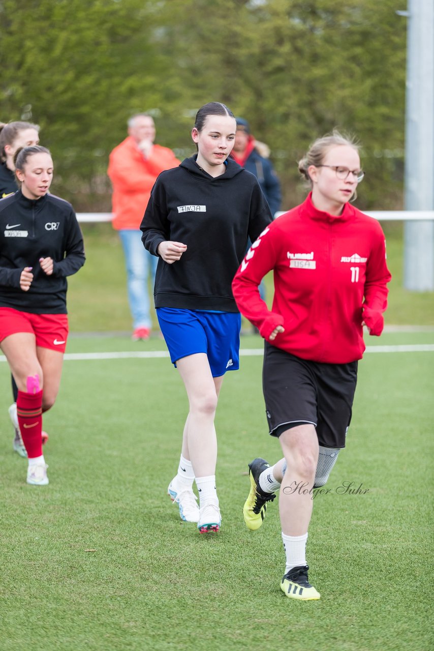 Bild 84 - Co-Trainerin der Frauen Nationalmannschaft Britta Carlson in Wahlstedt